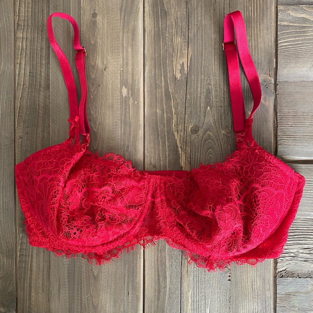 Victoria Secret Red Lace Bra 34DD